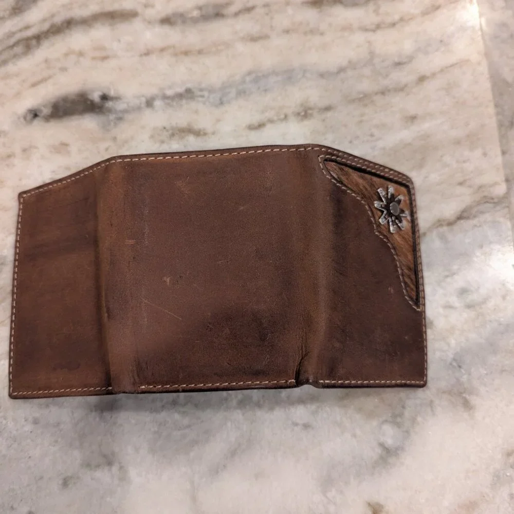 Leather Wallet w / Cow Hide Concho Embellishments & Flip Phone / Tool Case